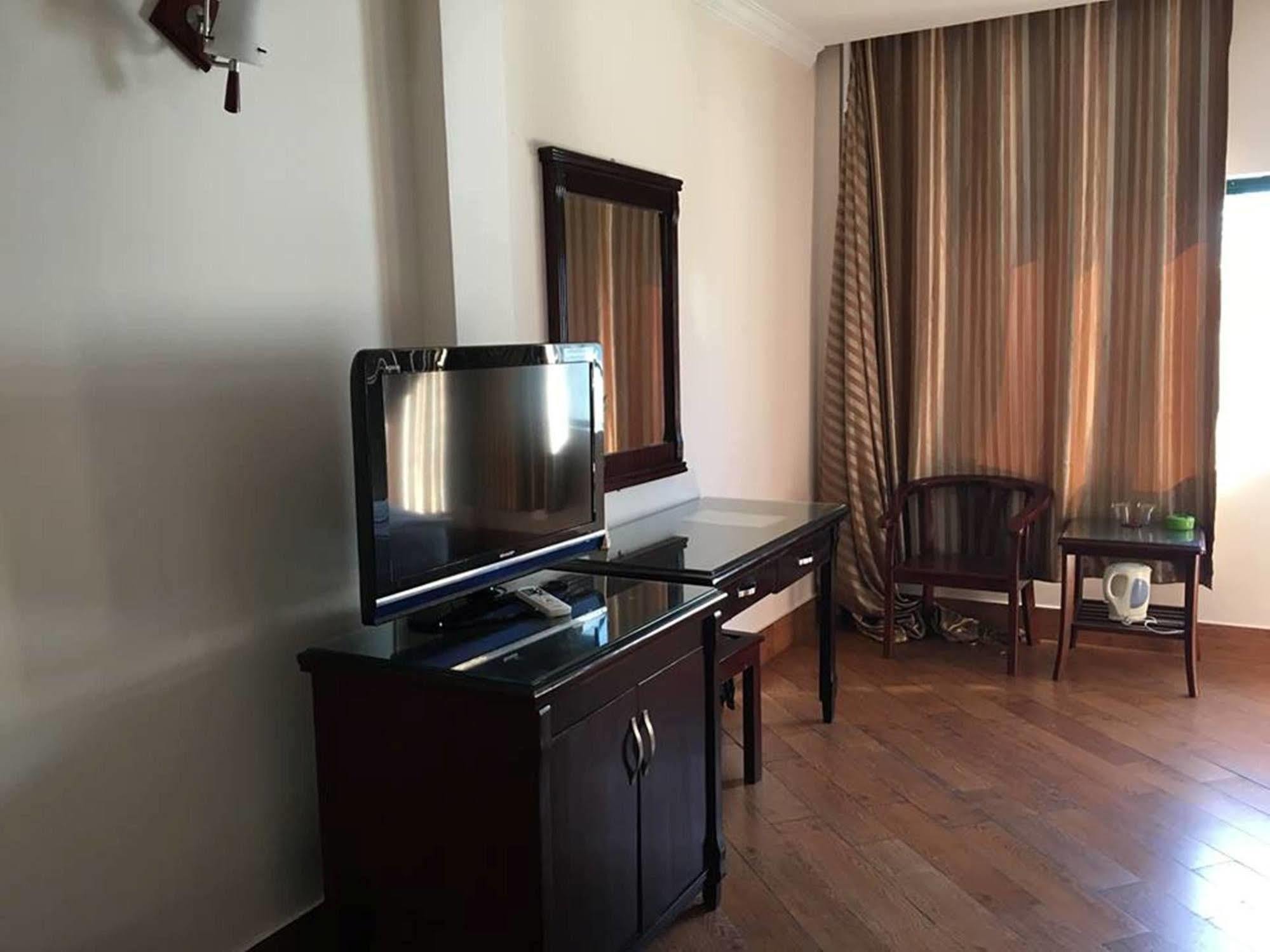 Bac Do Hotel Hanoi Esterno foto